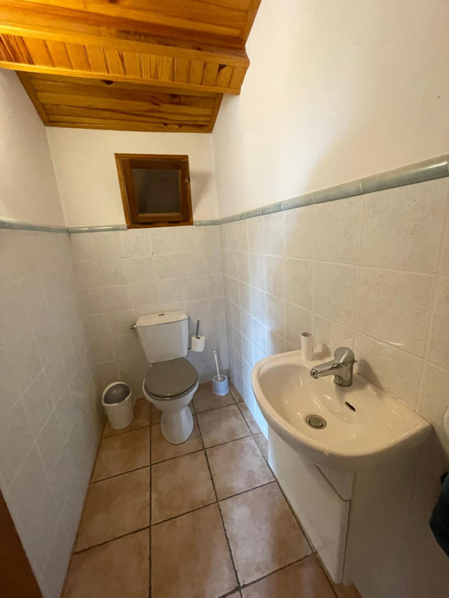 Maison d'hôtes Les prairies Mas Roux à Raphèle Chambre photo