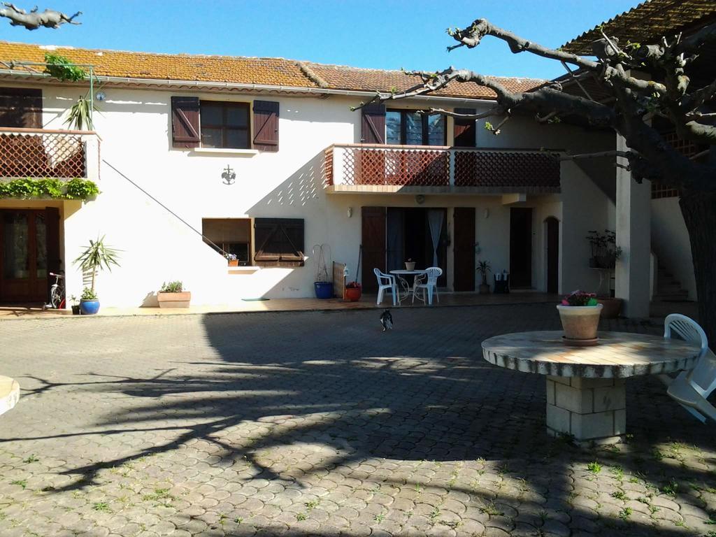 Maison d'hôtes Les prairies Mas Roux à Raphèle Extérieur photo